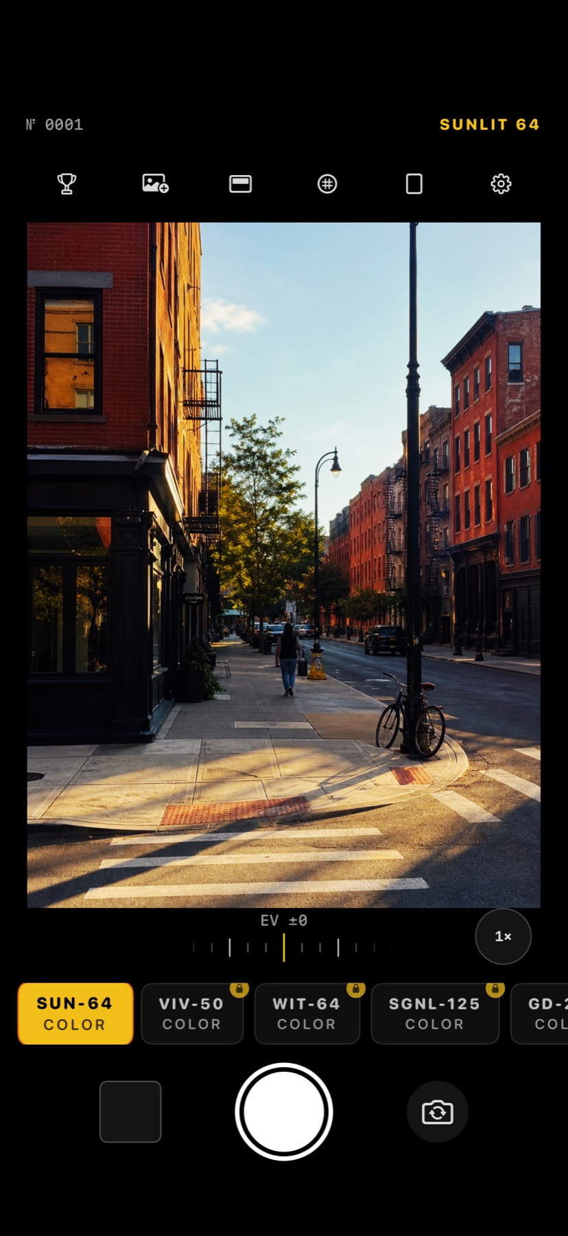 StreetFrame camera showing the warm Sunlit 64 look live in the viewfinder